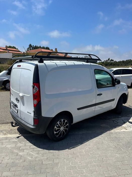 Renault Kangoo 1.5 dCi 2013, 223.000 km, com barras de tejadilho e gancho de reboque