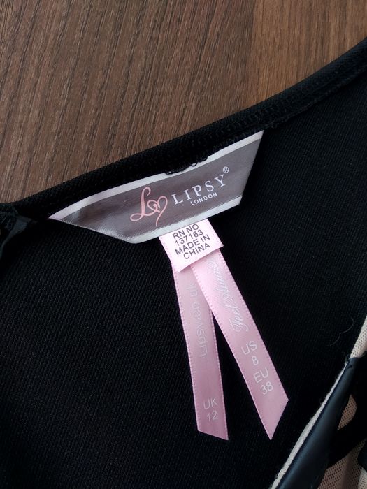 Piękna sukienka mini na ramiączkach Lipsy London S