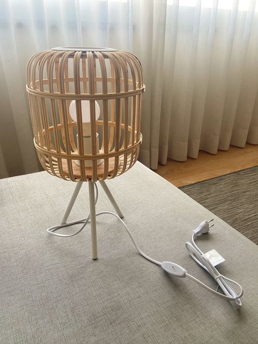 2 Candeeiros de apoio ou para mesa de cabeceira