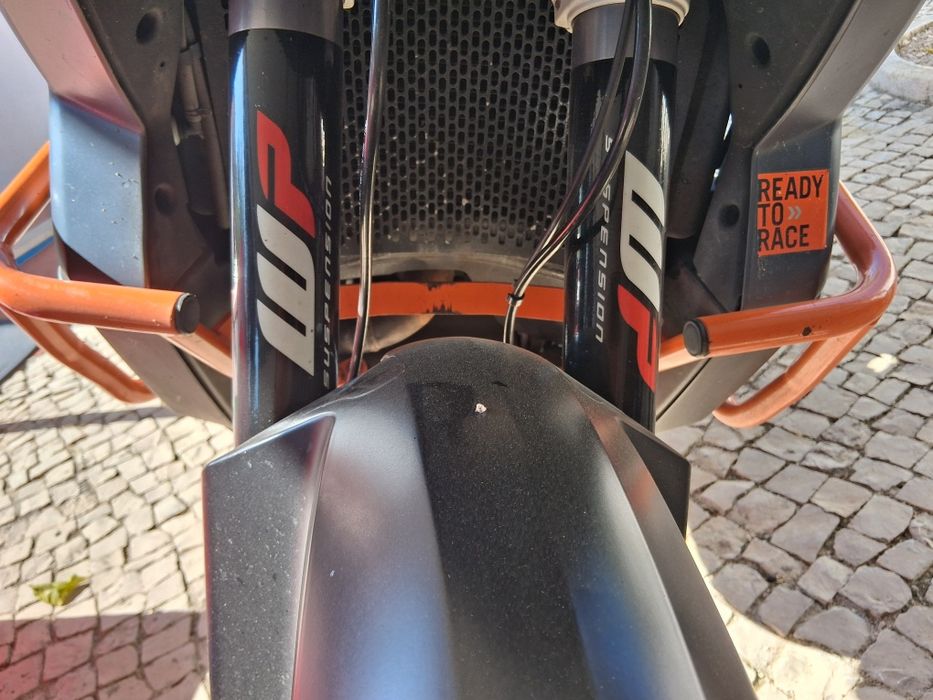 KTM 990 Adventure bom estado.