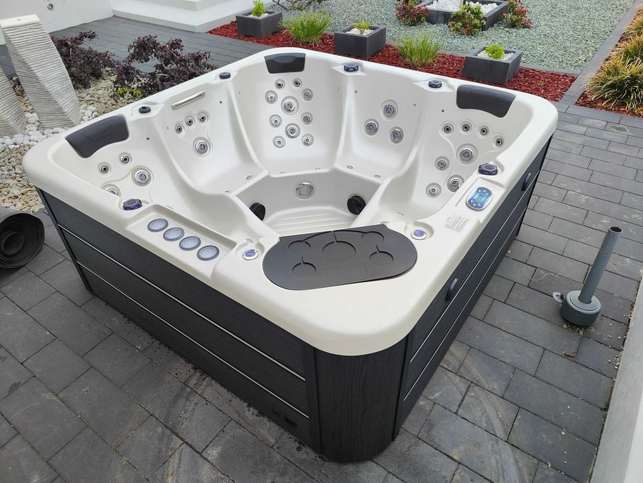 Jacuzzi Premium 5-osobowe – 2 leżanki, LED, Balboa, Dostawa GRATIS
