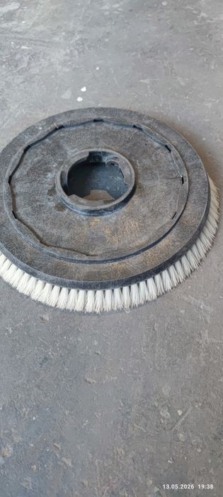 Для підлогомийної Numatik Nr1500s  падотримач і набір падів.Для професійної підлогмийної  машини.