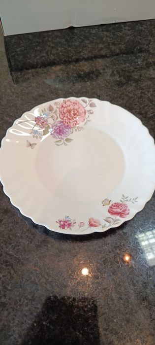 Lindissimo  Conjunto de 12 pratos com.motivos florais