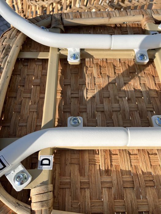 Conjunto de seis cadeiras de rattan/vime, como novas, para exterior.