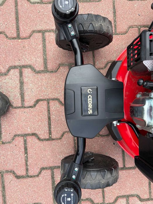 Kosiarka Cedrus CEDKS51S-ZT z napędem skrętne przednie koła
