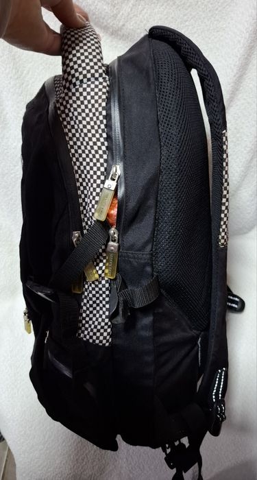 Рюкзак фірмовий об'ємний