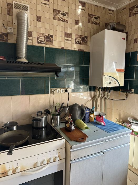 Поодається частина будинку