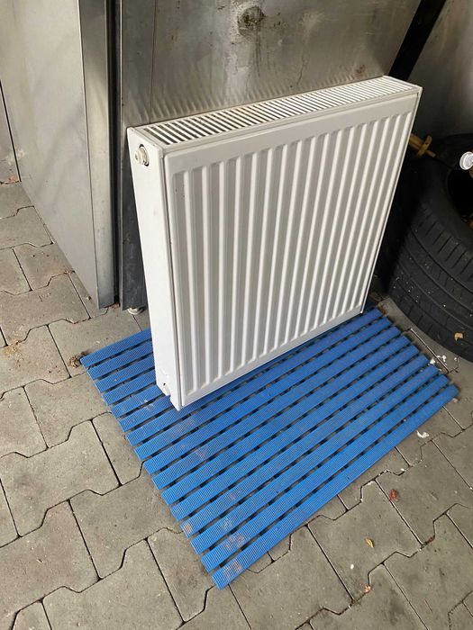 Grzejnik 60x60x10 CV22 dolny prawy