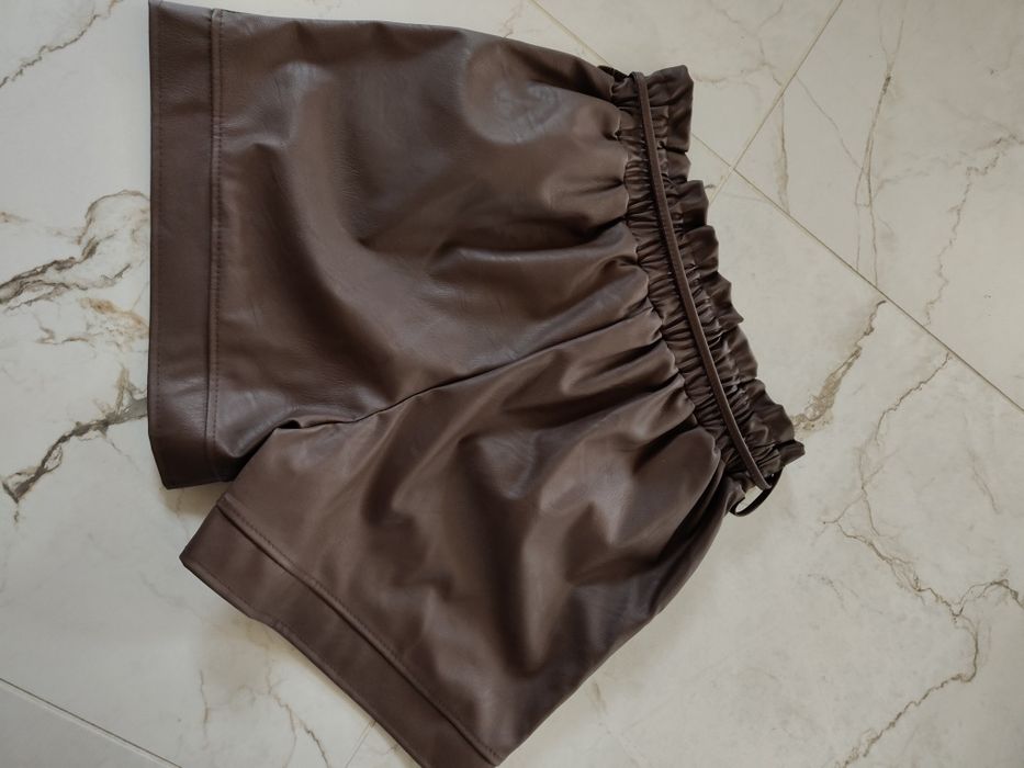 Spodenki ekoskóra czekoladowe