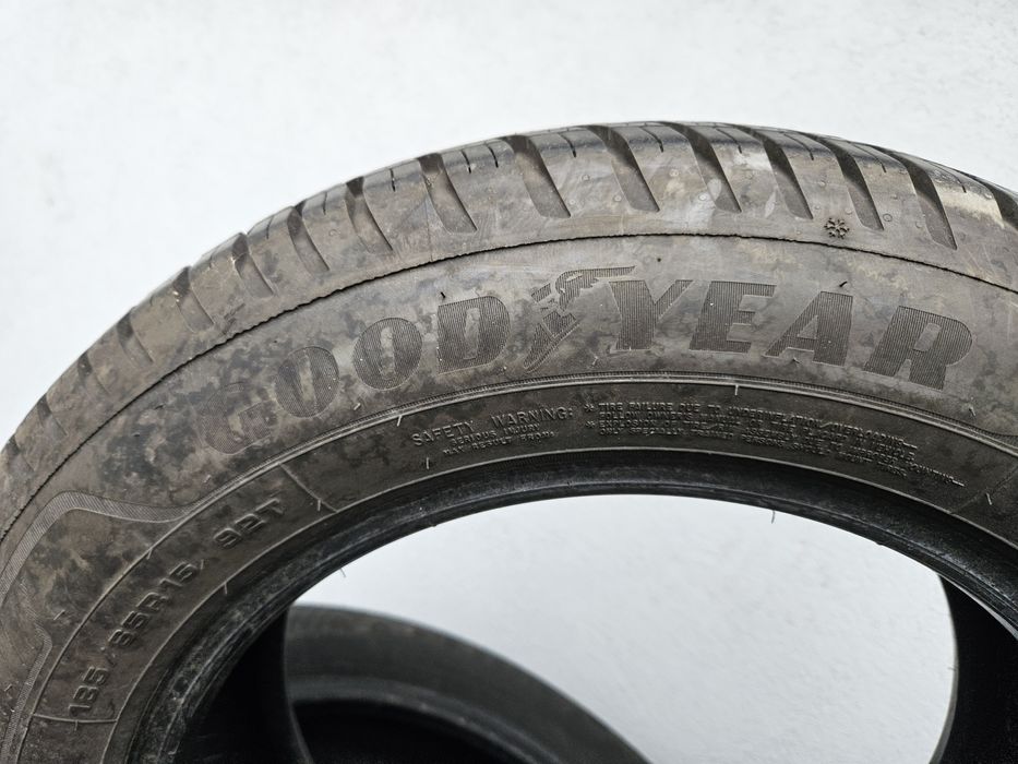 Opona Wielosezonowa Goodyear 185.65.15 92T