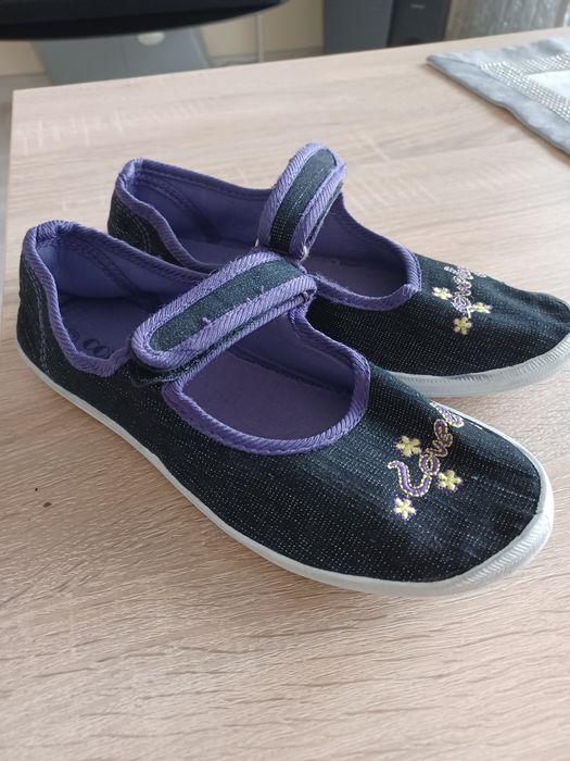 Buty dla dziewczynki