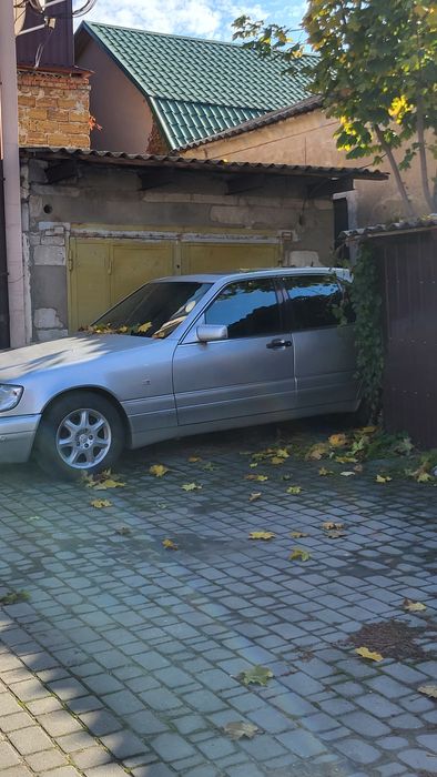 Продаю 2 квартиру з гаражем і власним двором