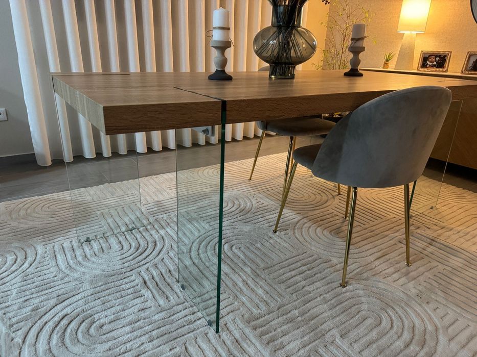 Mesa de jantar retangular 190x95 com pernas de vidro