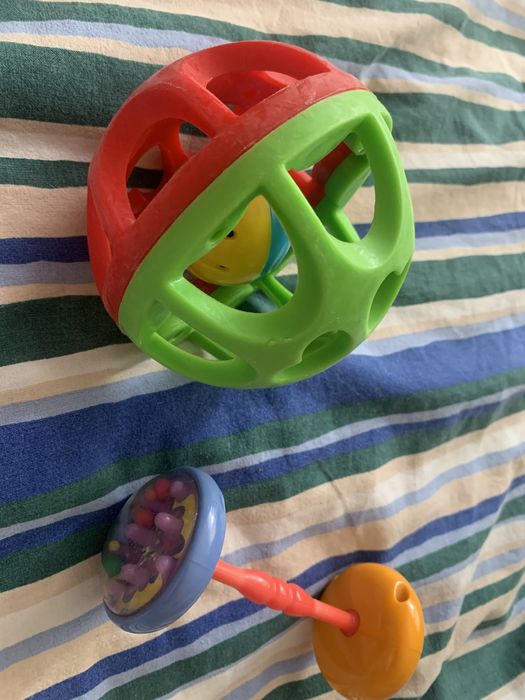 Piłka grzechocząca smyk