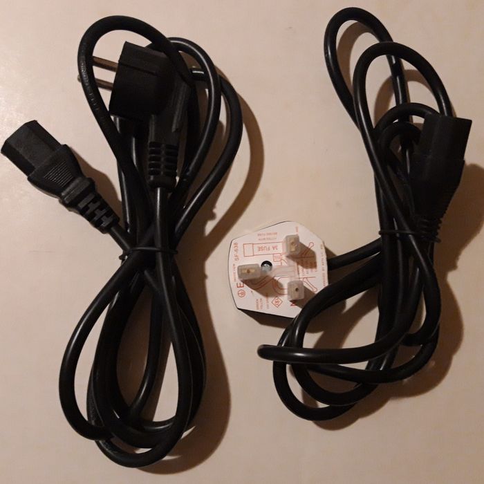 Шнуры электро разные.