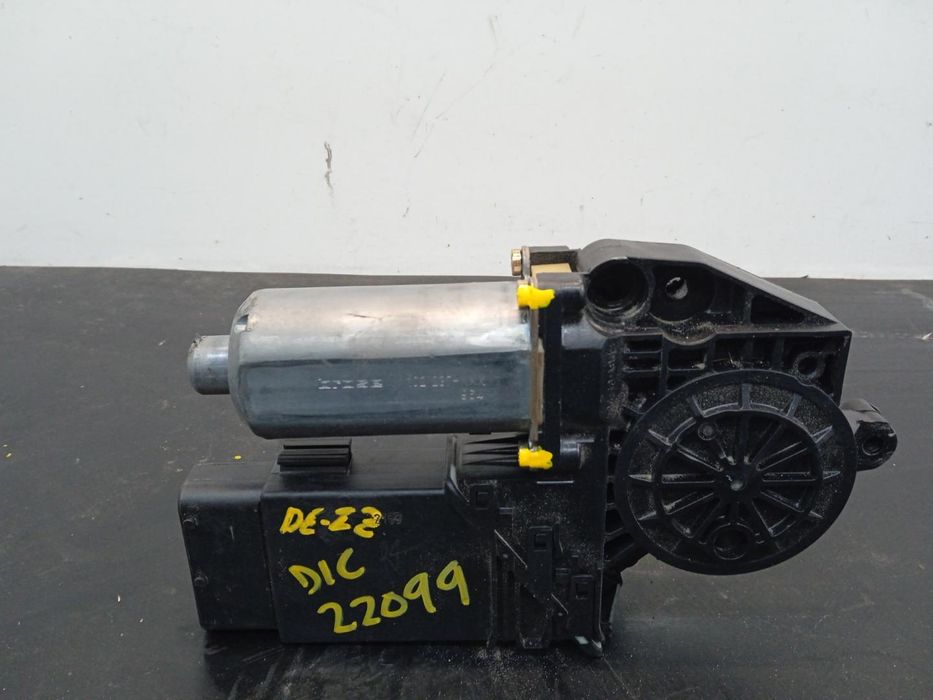 Motor Elevador Frente Esquerdo Volkswagen Golf Iv Berlina 1J110.1997