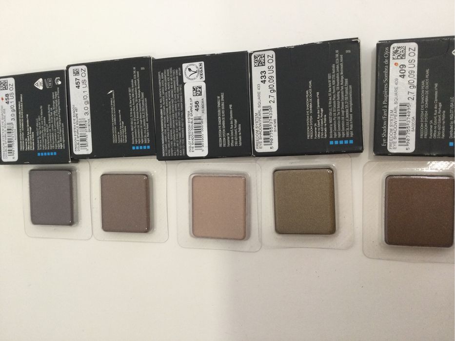 Conjunto de 28 Sombras da Inglot