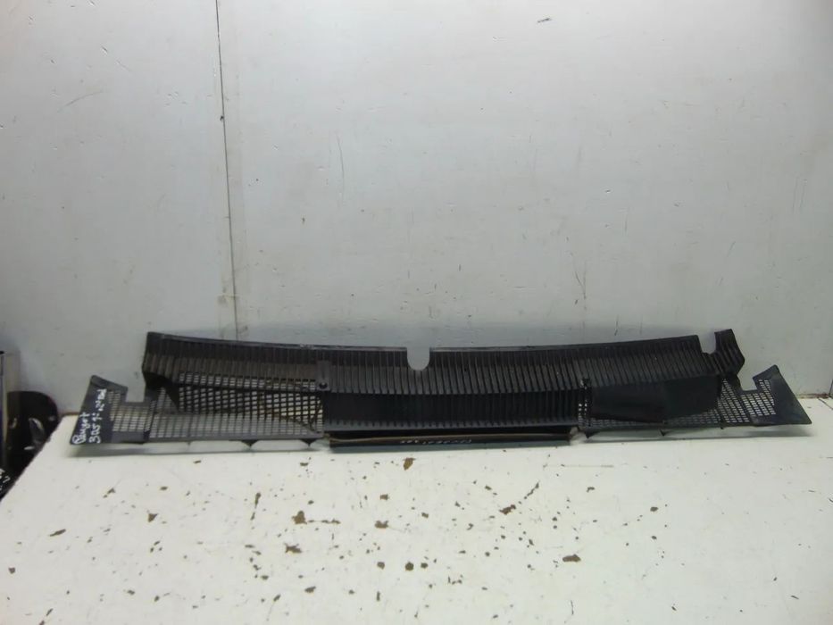Peugeot 305 grelha torpedo usado em bom estado
