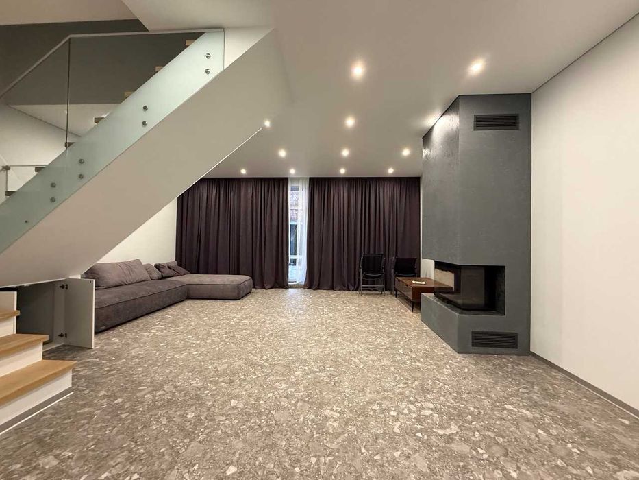 Продається Таунхаус з РЕМОНТОМ у Вовчинцях!