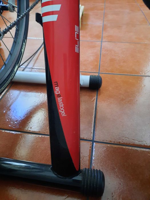 Bicicleta Orbita e Rolo Elite