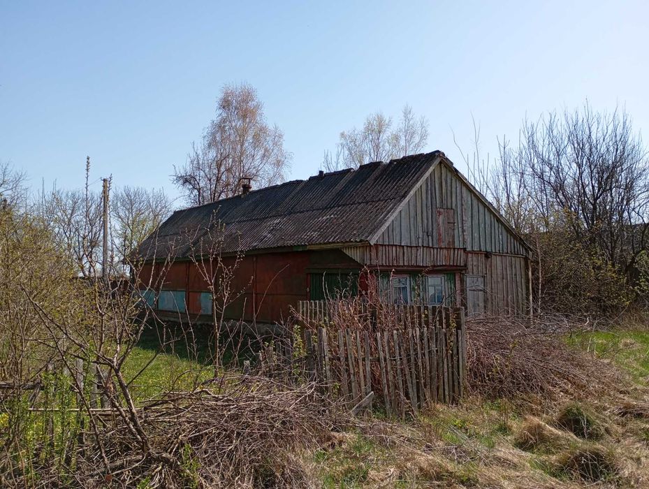 Продам будинок під розбирання і самовивіз.