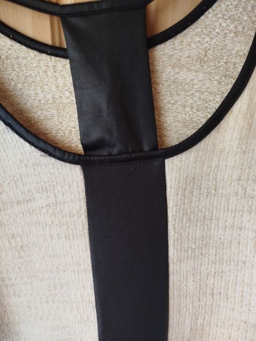 Sweterek ze złotą nitką  Oxyd