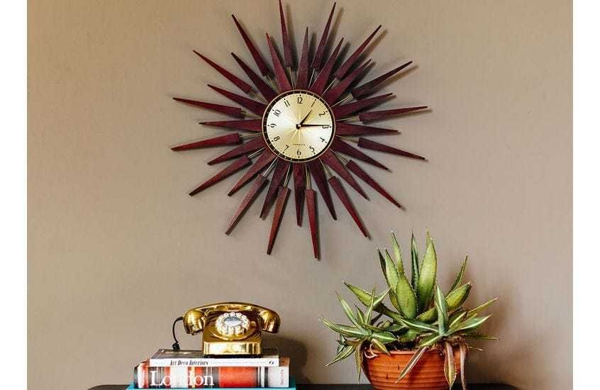 Relógio de parede marca Newgate modelo Pluto