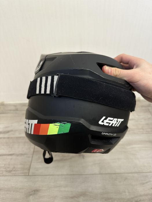 Шолом Leatt, в гарному стані