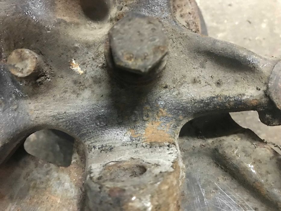 Кулаки поворотные (Цапфа) BMW E34