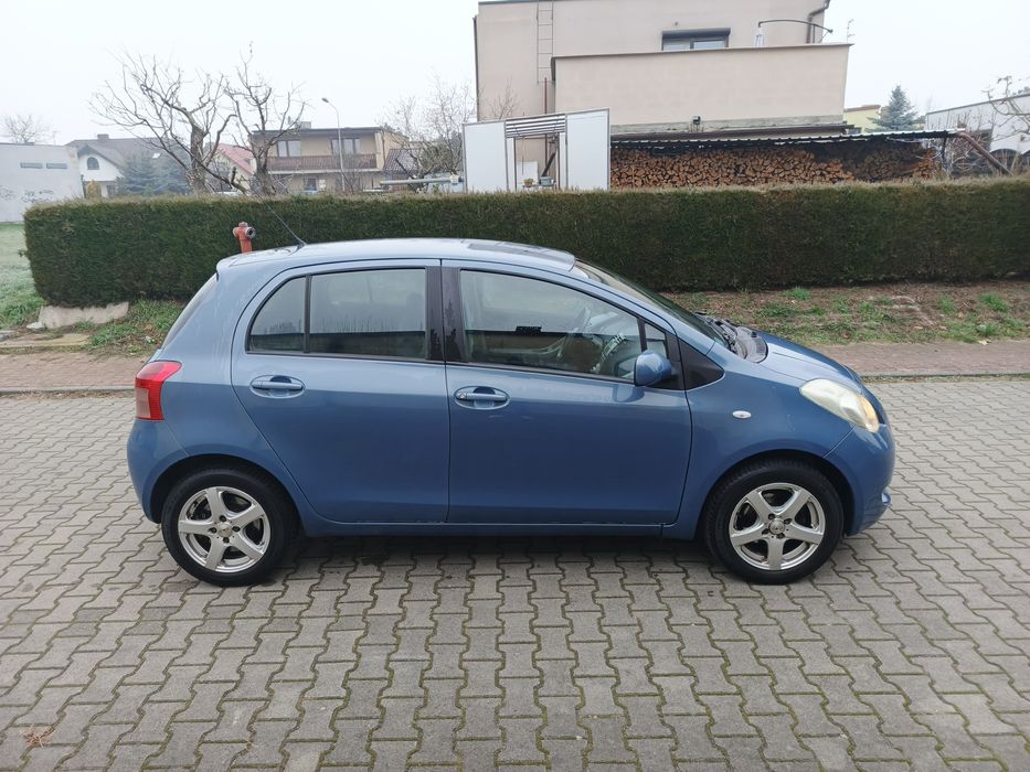 Toyota Yaris 1.3 benzyna Klima/Zadbana
