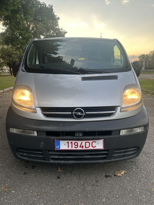 Opel Vivaro 1.9 DCi 2003 год