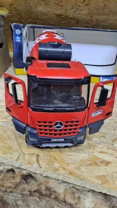 Bruder mercedes betoniarka