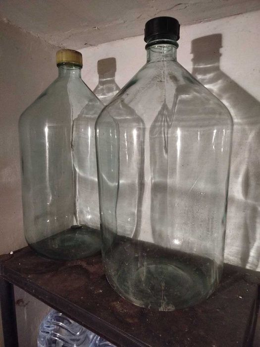 Продам скляний бутель 20 літрів