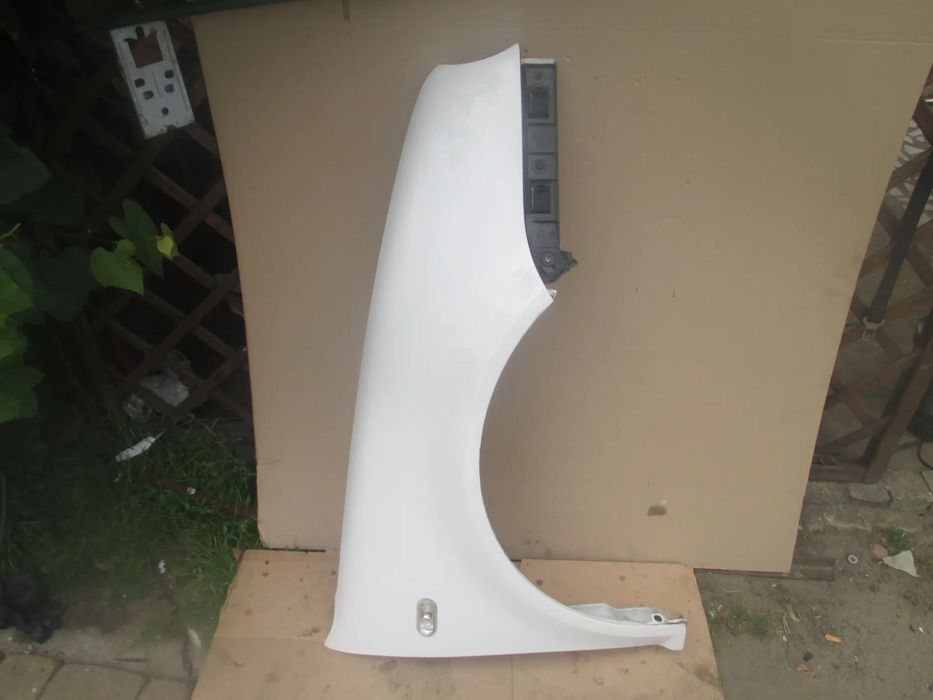 błotnik prawy Golf IV LB9A Biały zero korozji orginał