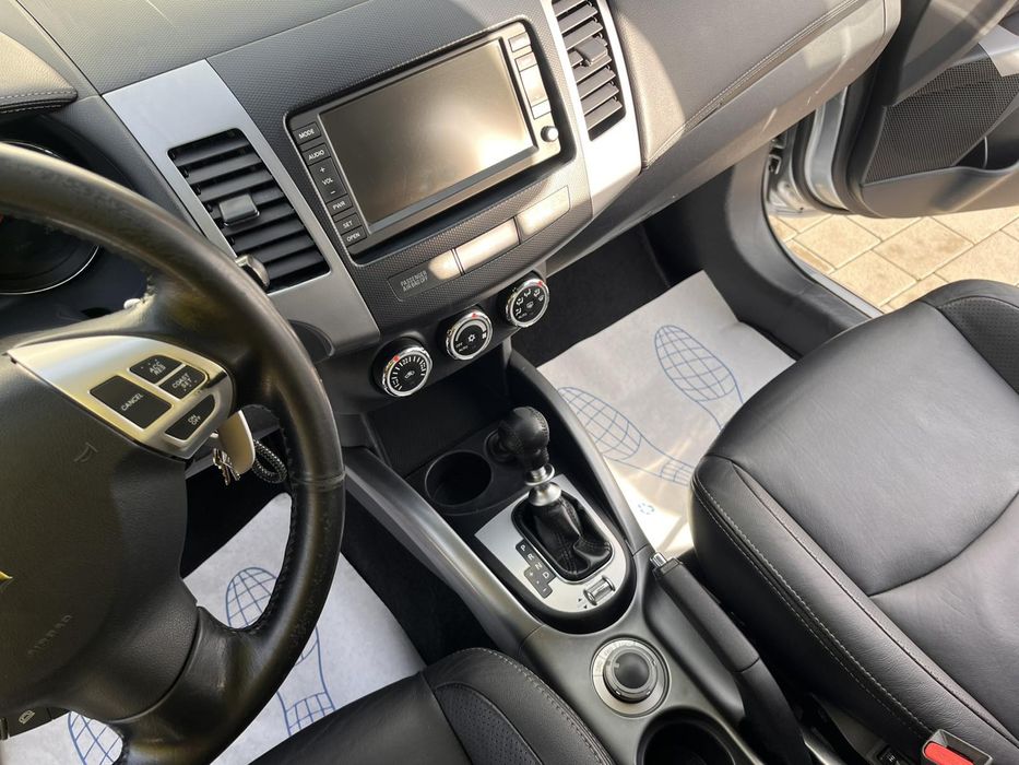 Peugeot 4007 2010 року