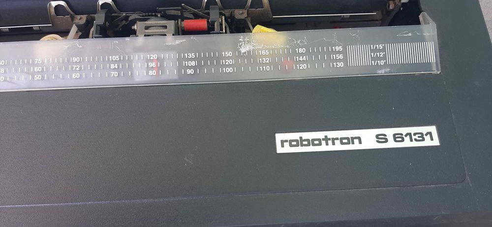 Печатна машинка еле