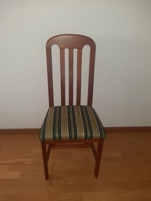 Cadeira nova de sala/ quarto