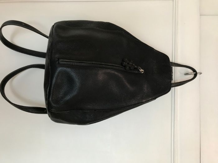 Mochila em couro preto