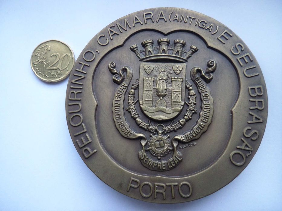 Medalha Pelourinho , Camara antiga e seu Brasão. Porto