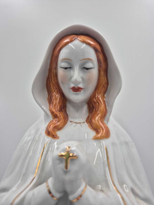 Figura Matki Boskiej z porcelany Francja