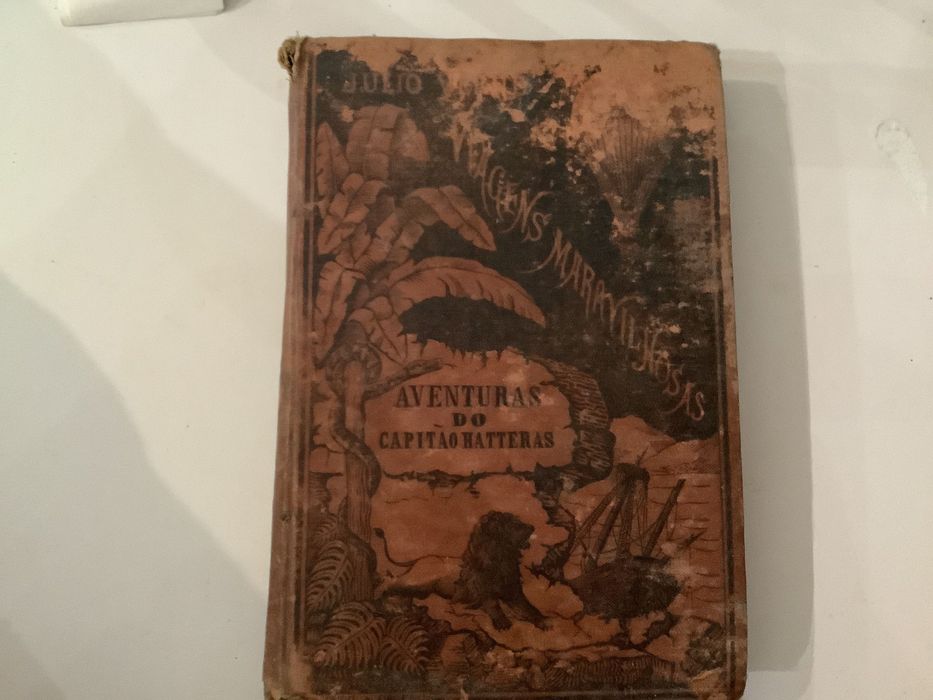 Lote Único: Coleção Completa de Livros Antigos e Mapa do Congo Francês