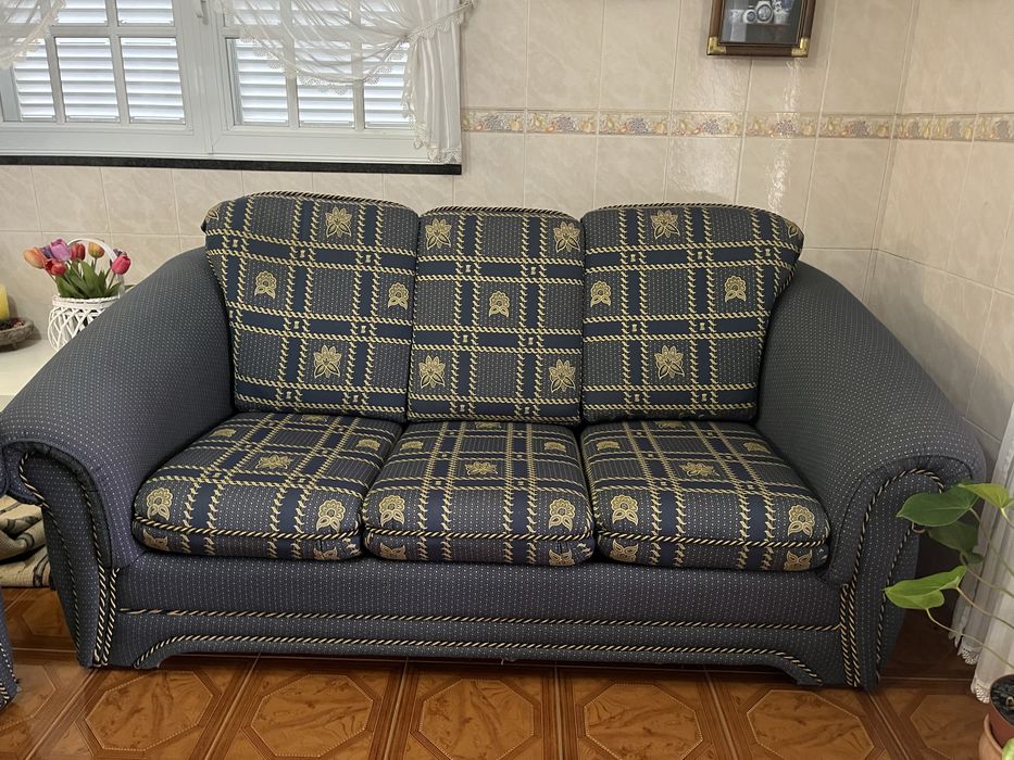 Sofás 3 lugares (sofá cama) + sofá 2 lugares (conjunto)