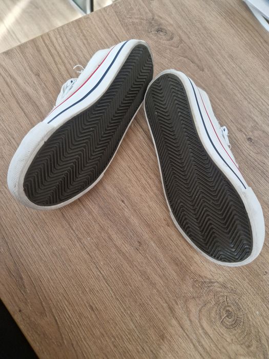 Biale trampki sprandi