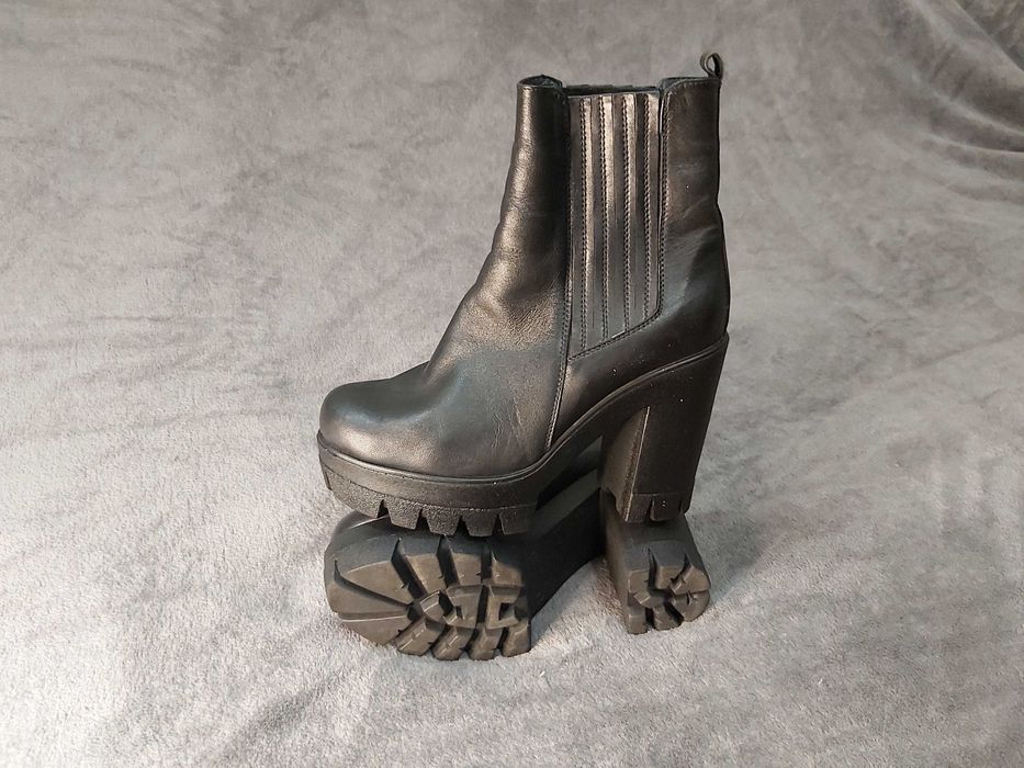 36р. Шипаста підошва Полусапожки Челсі Теплі Чорні 9 Каблук 10см Туфлі