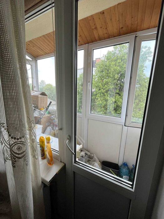 продаж 2-к квартири  вул. Коновальця