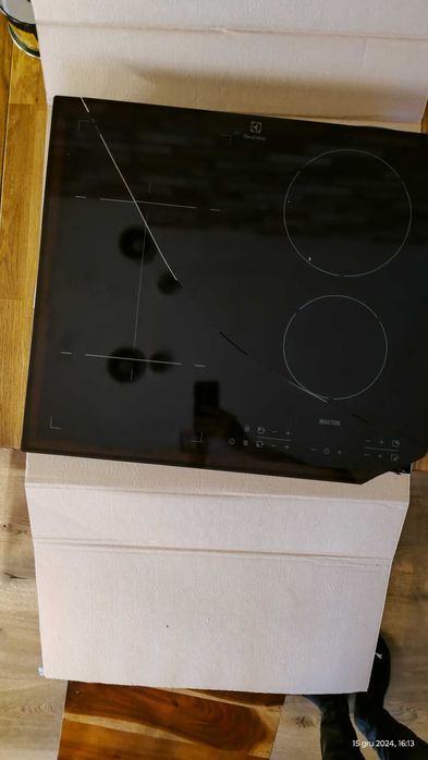 Płyta indukcyjna Electrolux-uszkodzona