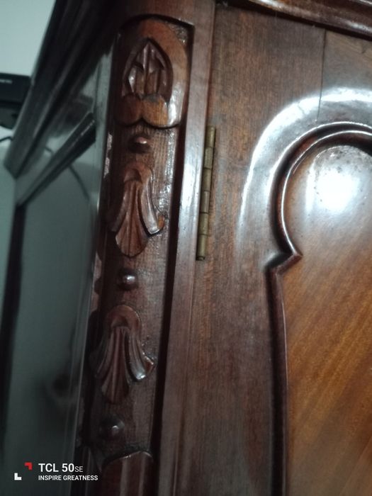 Guarda fatos muito antigo ( centenário) em ótimo estado.