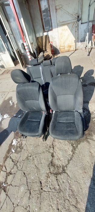 Toyota Auris 06-12г.в салон сидения сидіння сидушки