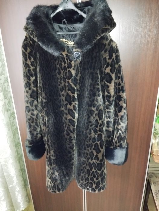 Kurtka ze sztucznego futerka