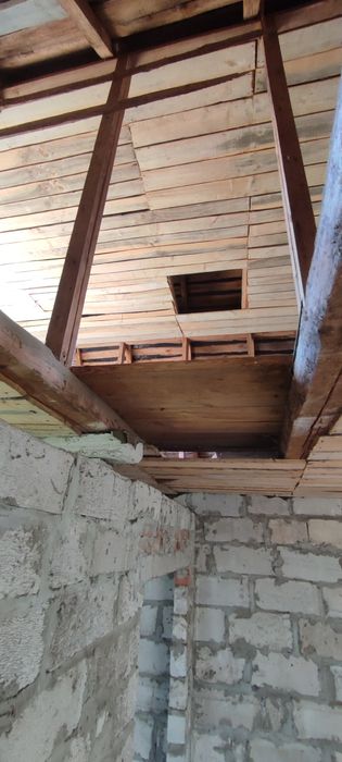 Гарний будинок з комунікаціями в селі Количівка 8км від міста